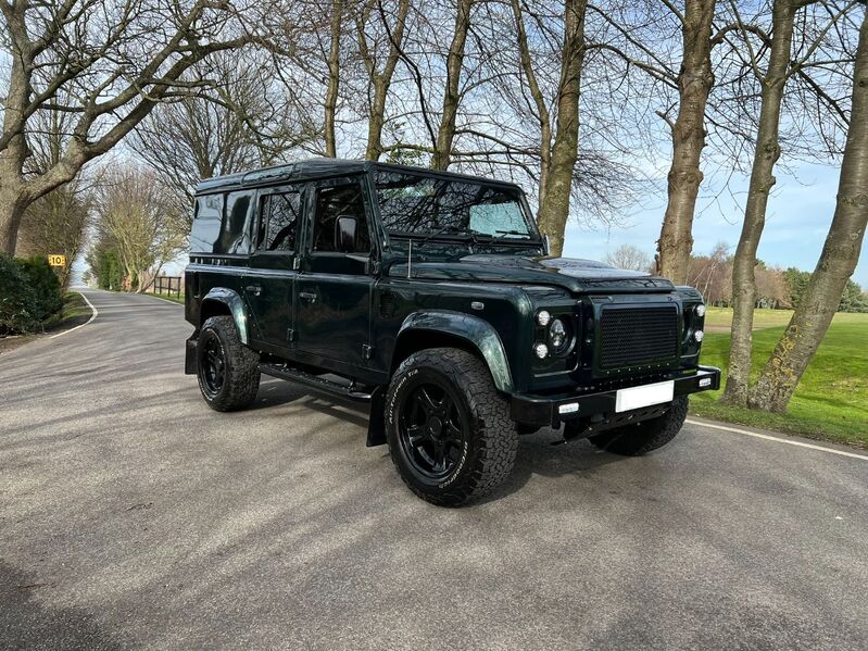 View LAND ROVER DEFENDER 110 2.2 TDCi xs utility