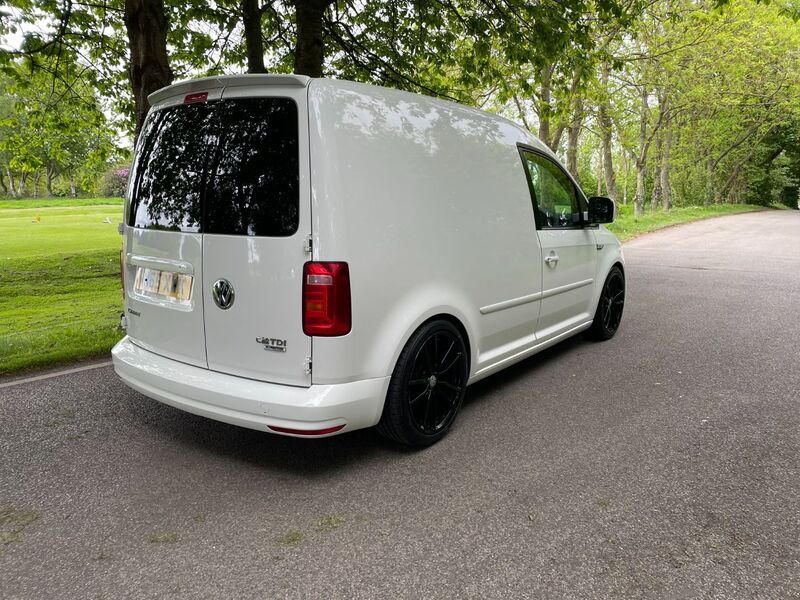 VOLKSWAGEN CADDY