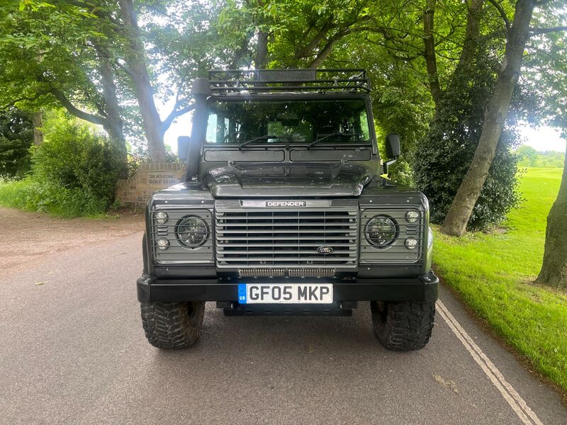 LAND ROVER DEFENDER