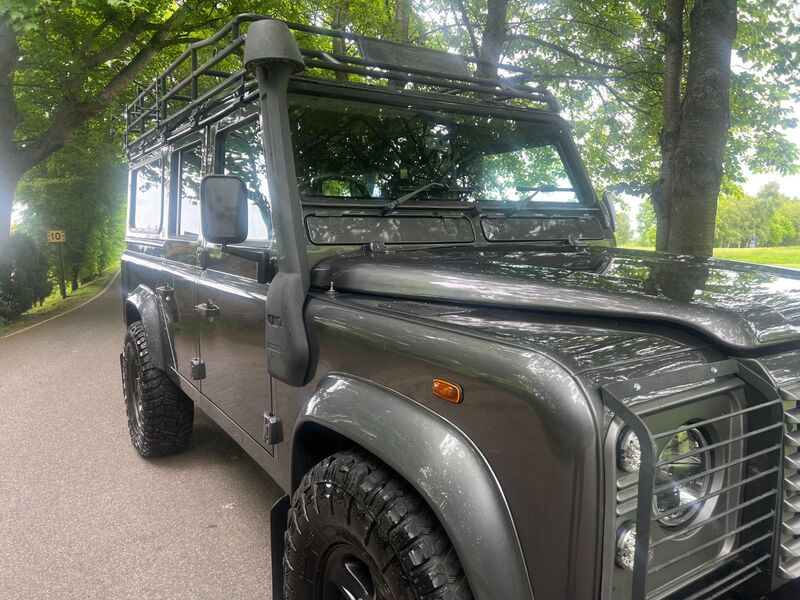LAND ROVER DEFENDER