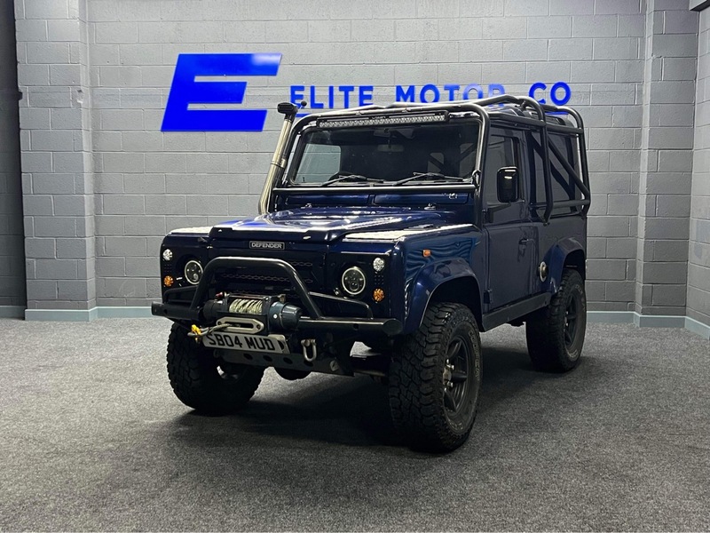 View LAND ROVER DEFENDER 90 TD5 COUNTY HARD TOP