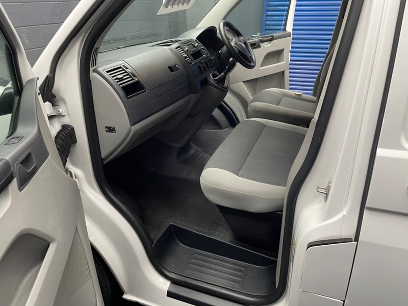 VOLKSWAGEN TRANSPORTER