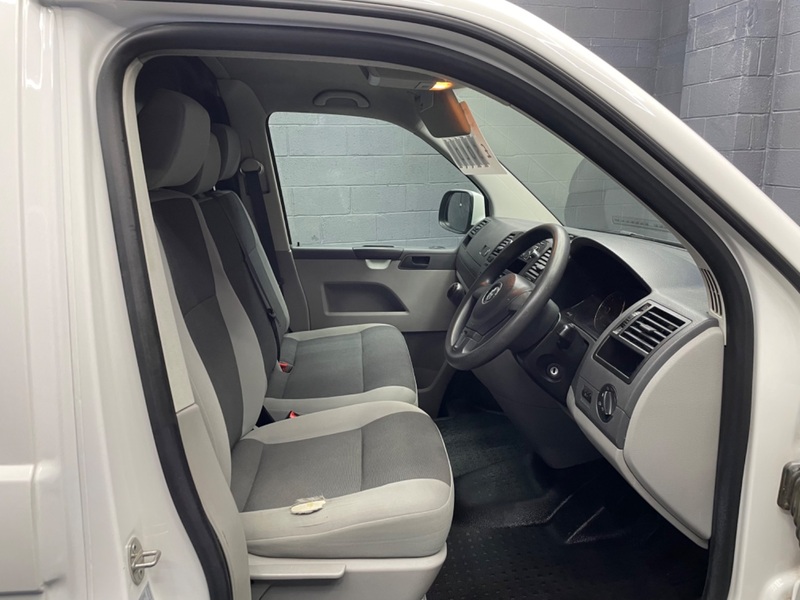 VOLKSWAGEN TRANSPORTER